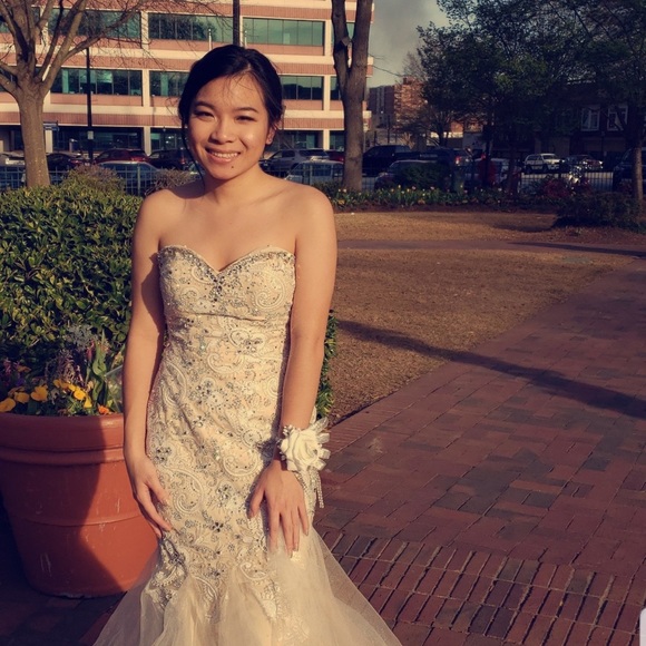 Prom dress - Picture 2 of 2